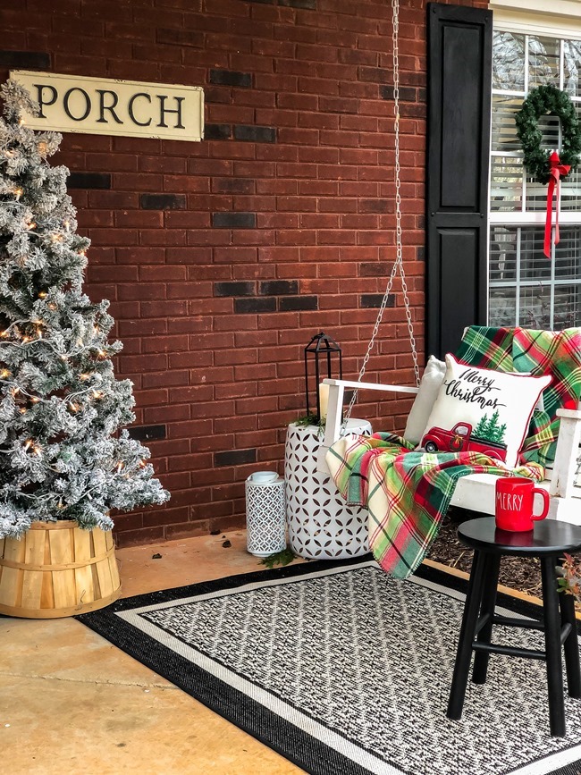 Classic Christmas front porch -24