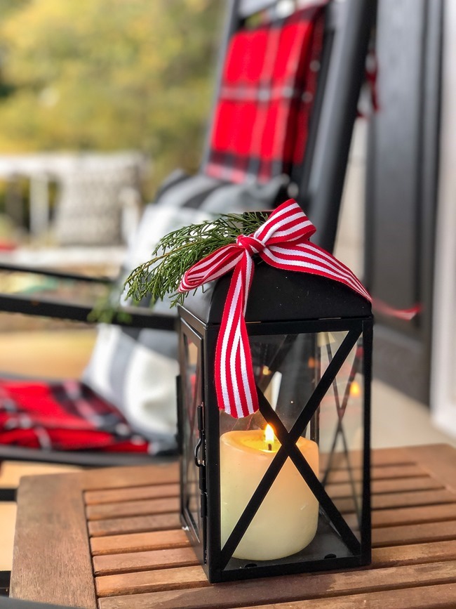 Classic Christmas front porch -25