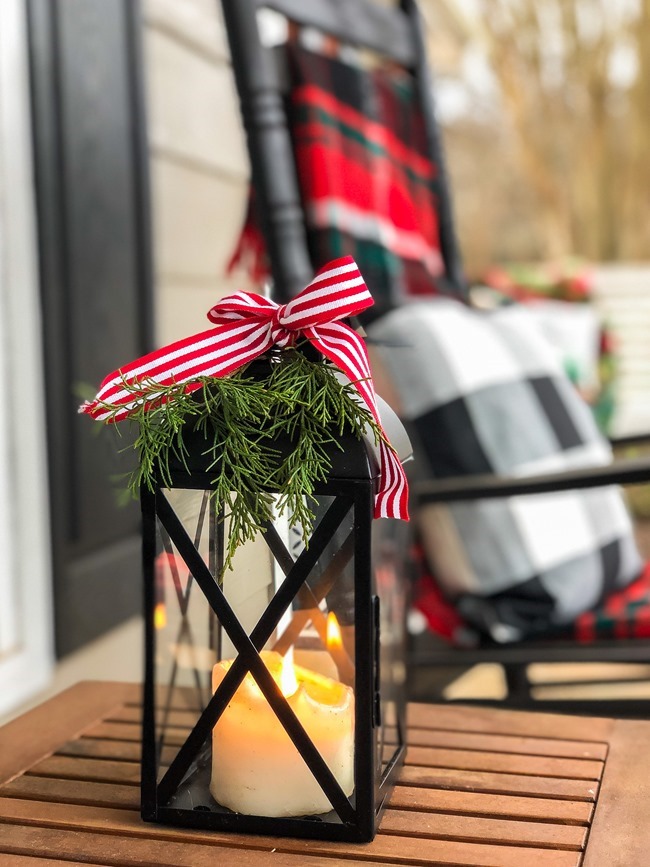 Classic Christmas front porch -35