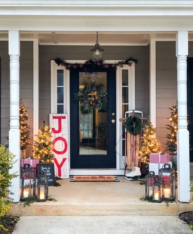 Classic Christmas front porch -56