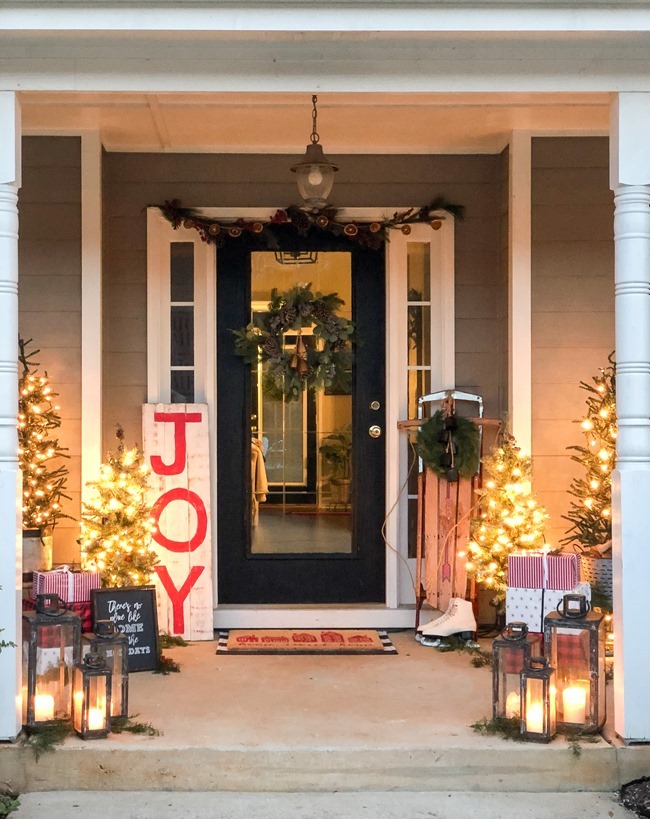 Classic Christmas front porch -63