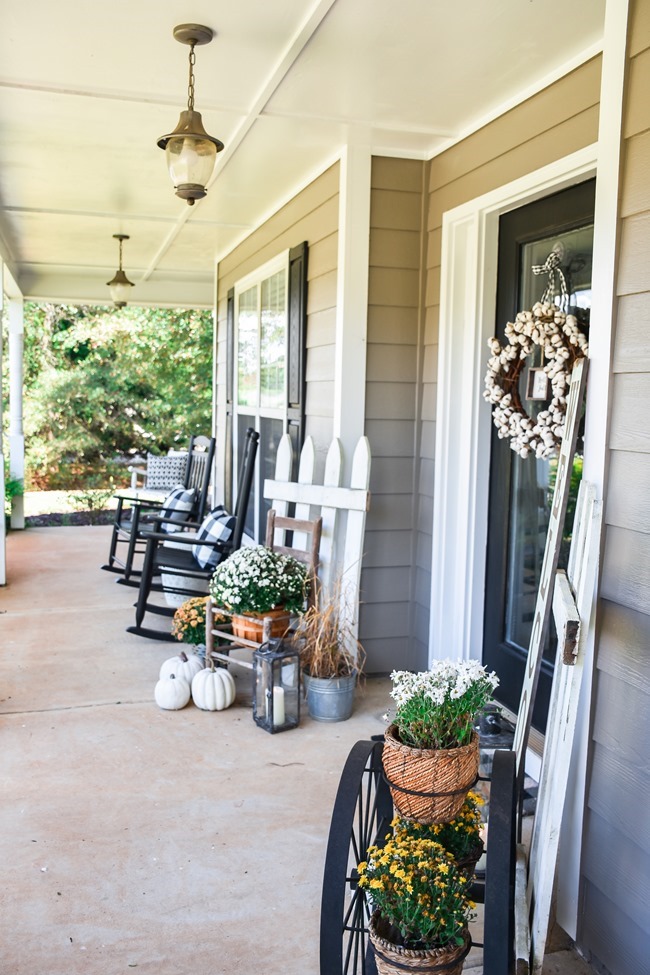 Cozy and Neutral Farmhouse Fall Tour (10 of 35)