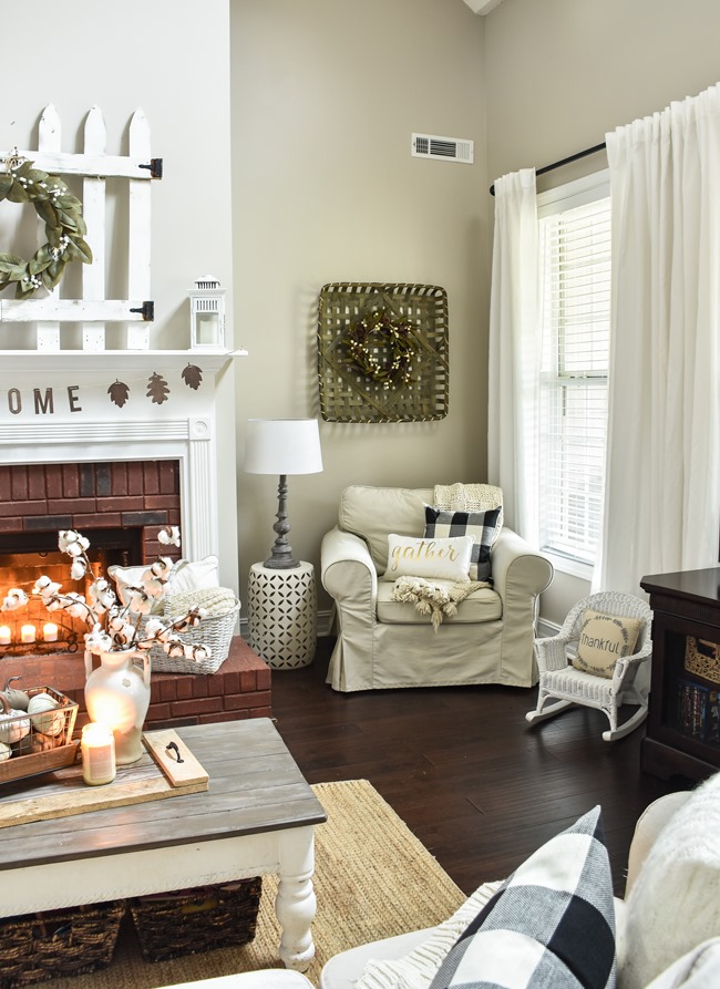 Cozy and Neutral Farmhouse Fall Tour (26 of 35)