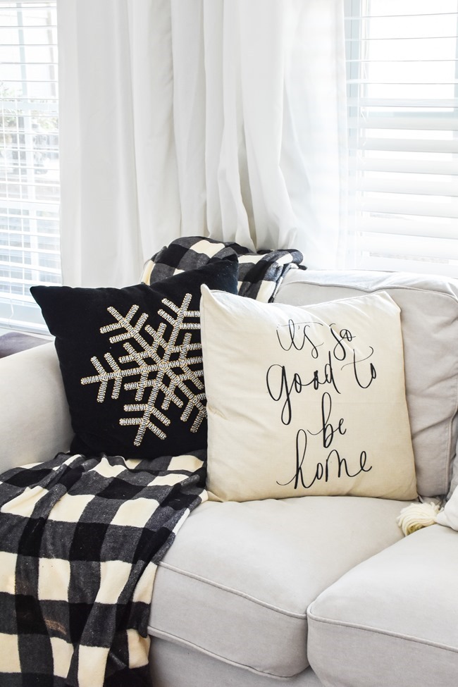 Cozy Neutral Winter Living Room-10