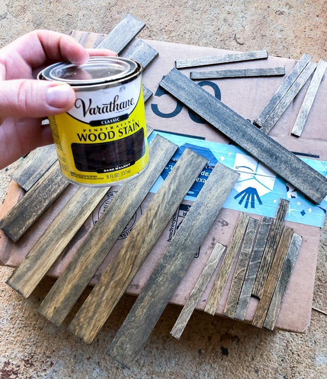 How to make a DIY Christmas music page wall hanging or ornament-19