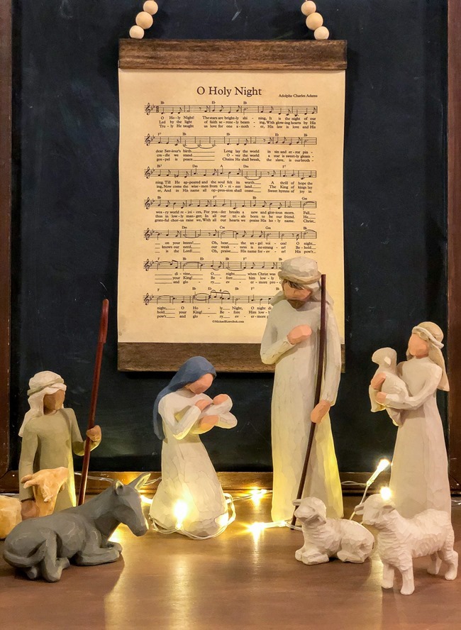 How to make a DIY Christmas music page wall hanging or ornament-28