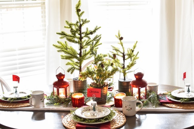 Red Plaid Simple Christmas Table -20