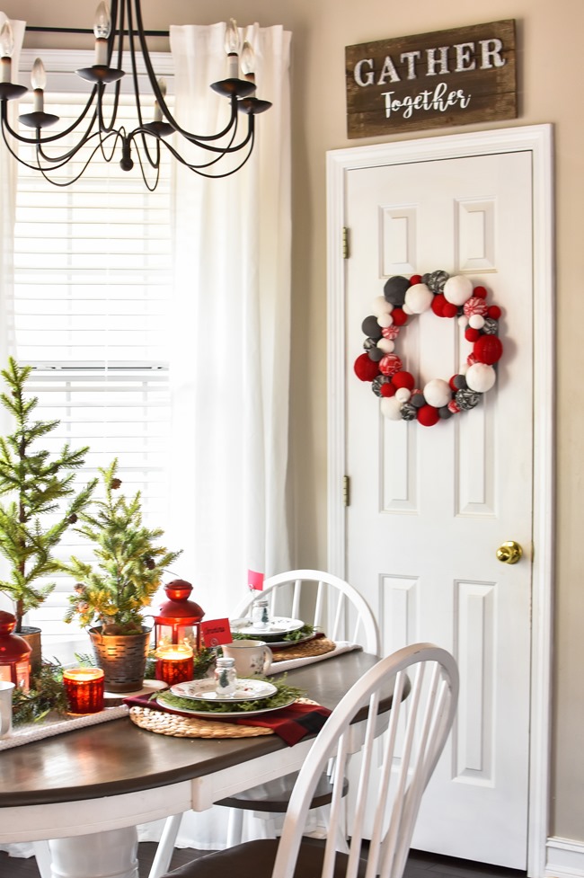 Red Plaid Simple Christmas Table -23