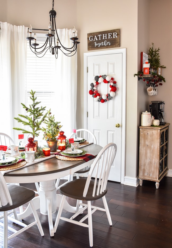 Red Plaid Simple Christmas Table -29
