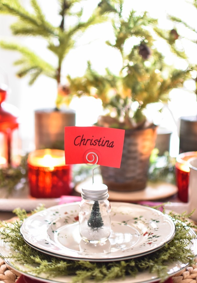 Red Plaid Simple Christmas Table -8