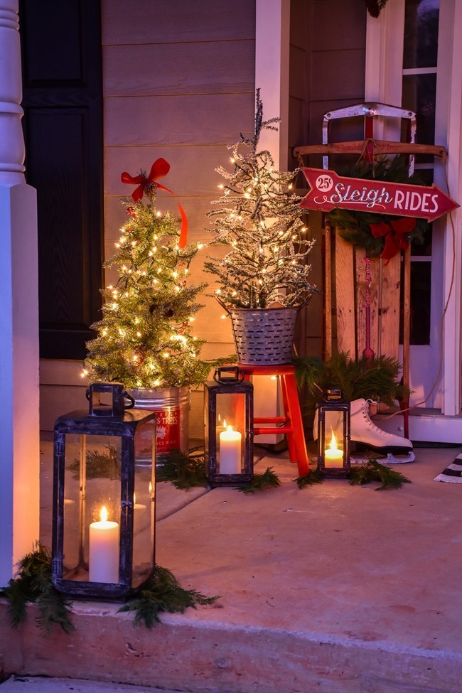 Ski Lodge Inspired Farmhouse Christmas Front Porch-23[3]