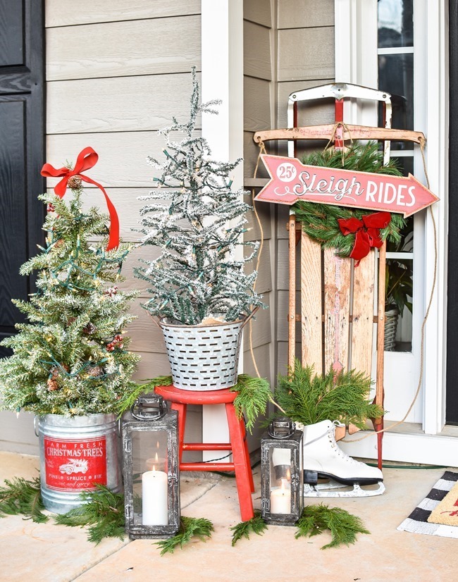 Ski Lodge Inspired Farmhouse Christmas Front Porch-7[3]
